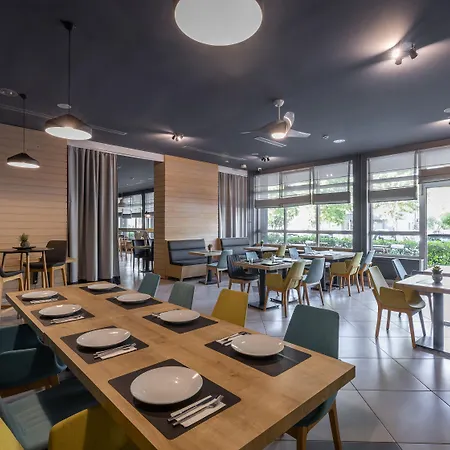 贝尔格莱德b酒店 酒店